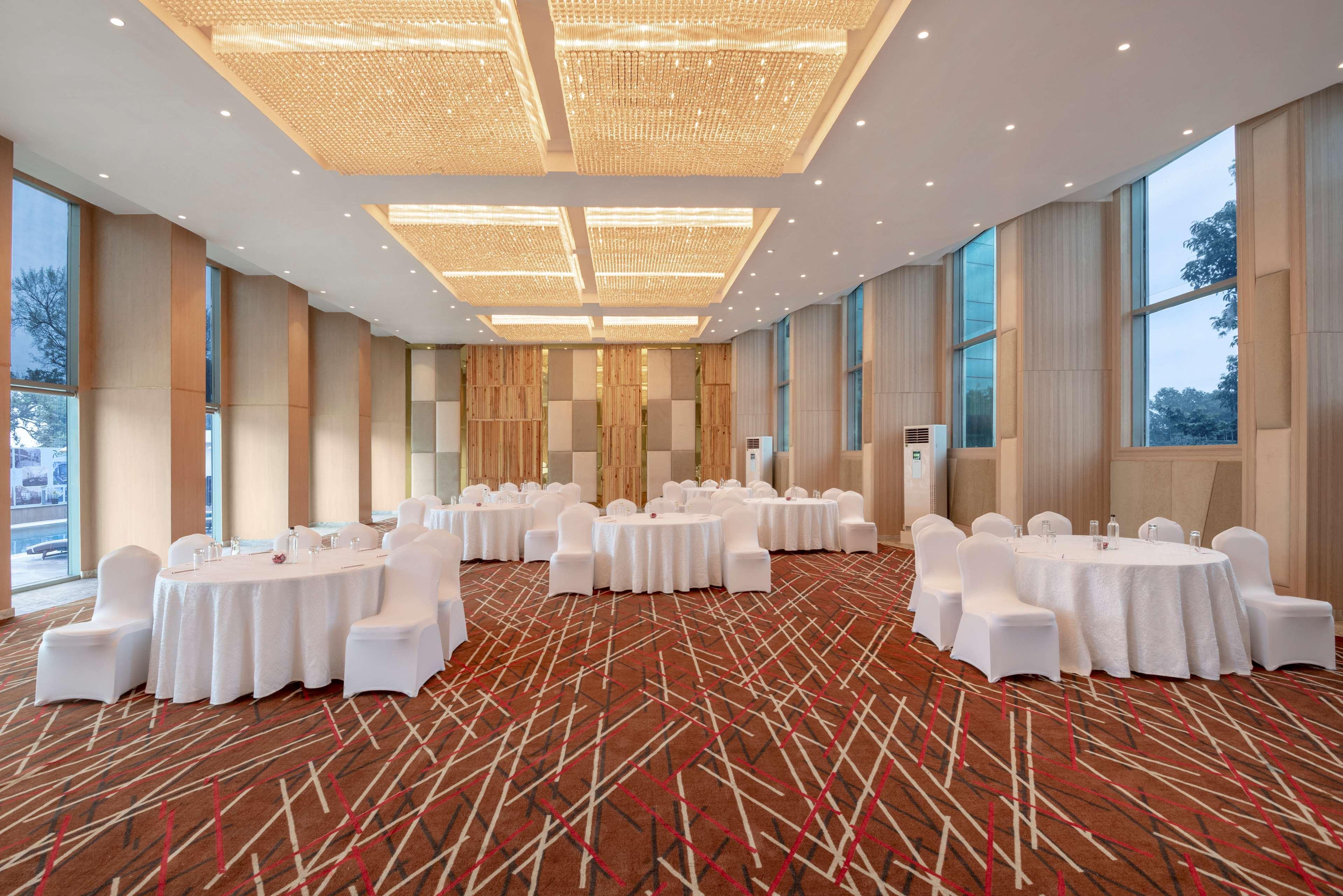 Radisson Hotel Bareilly Airport Kültér fotó