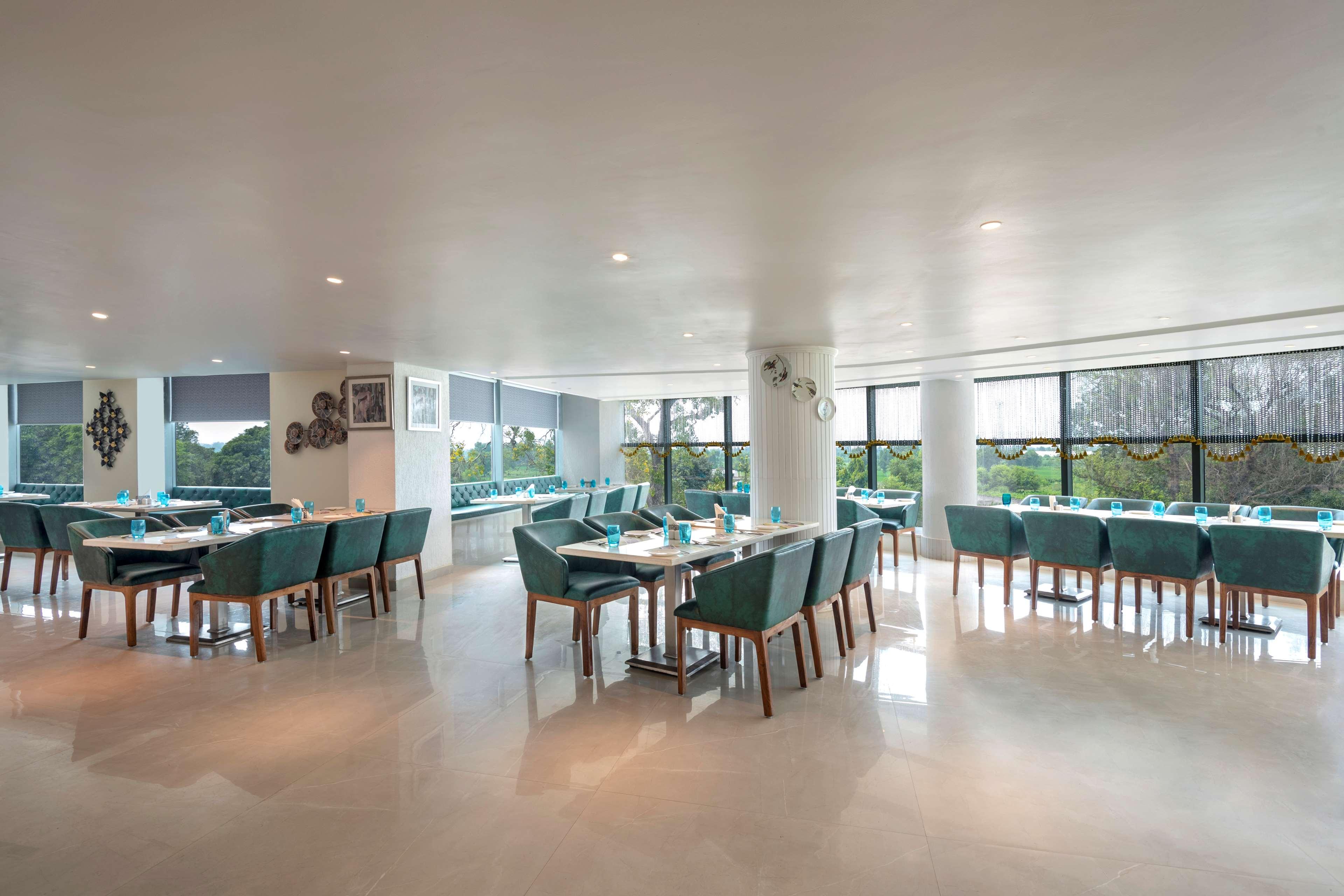 Radisson Hotel Bareilly Airport Kültér fotó