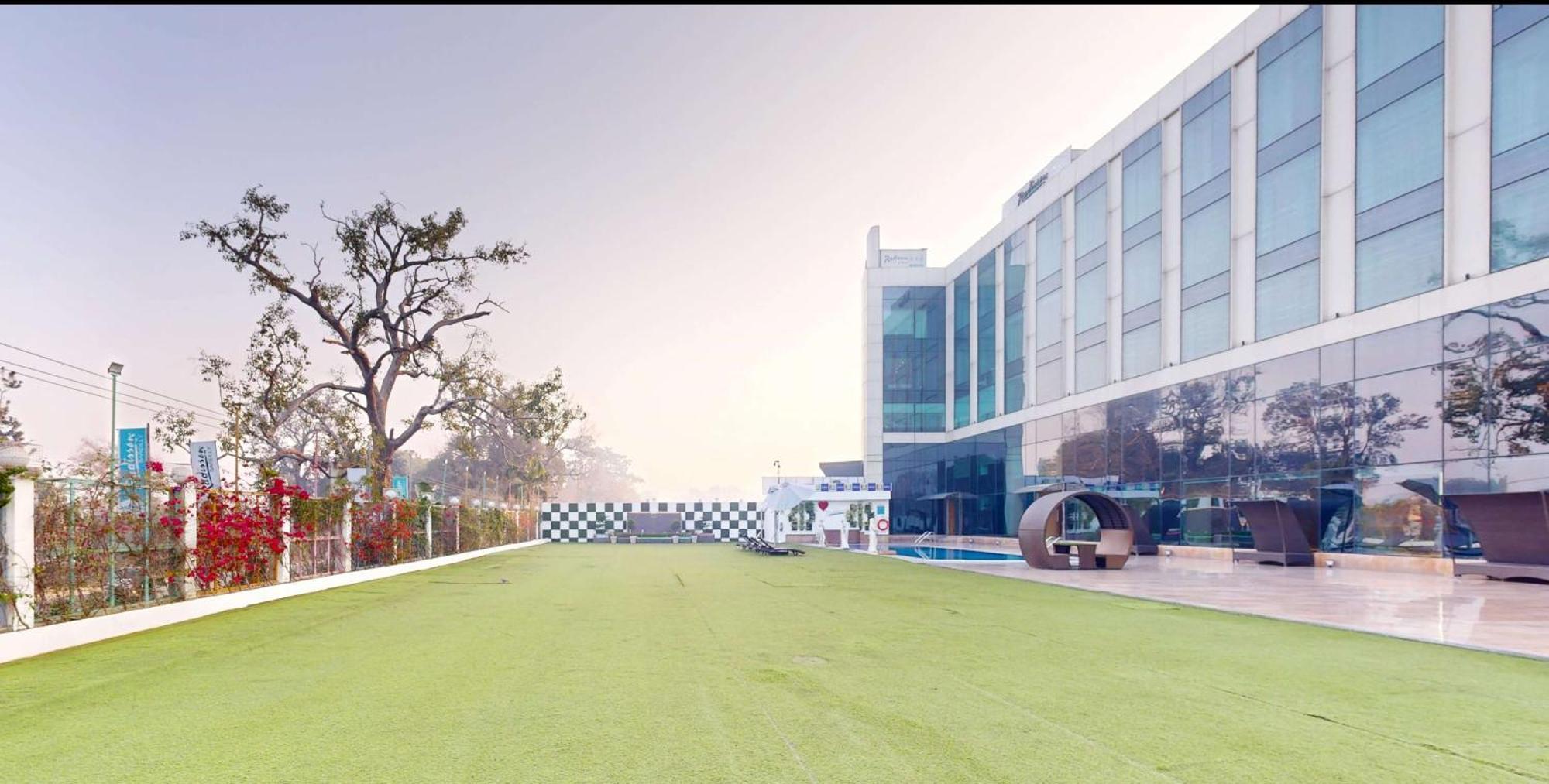 Radisson Hotel Bareilly Airport Kültér fotó