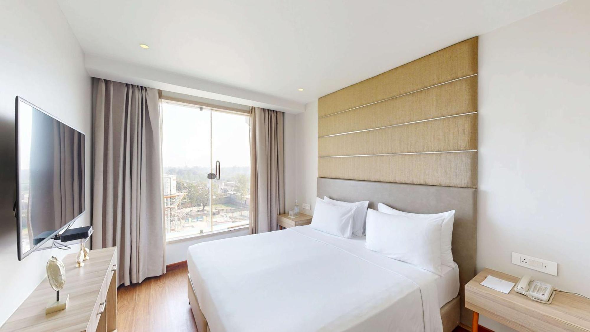 Radisson Hotel Bareilly Airport Kültér fotó