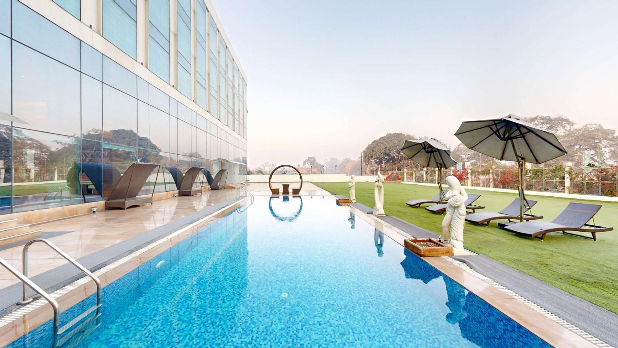 Radisson Hotel Bareilly Airport Kültér fotó