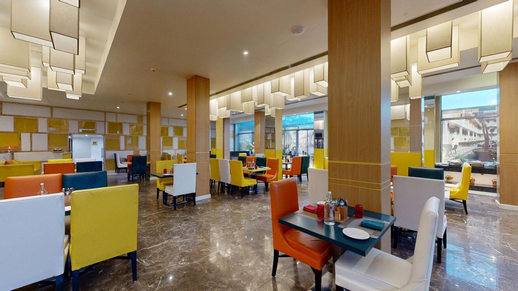 Radisson Hotel Bareilly Airport Kültér fotó